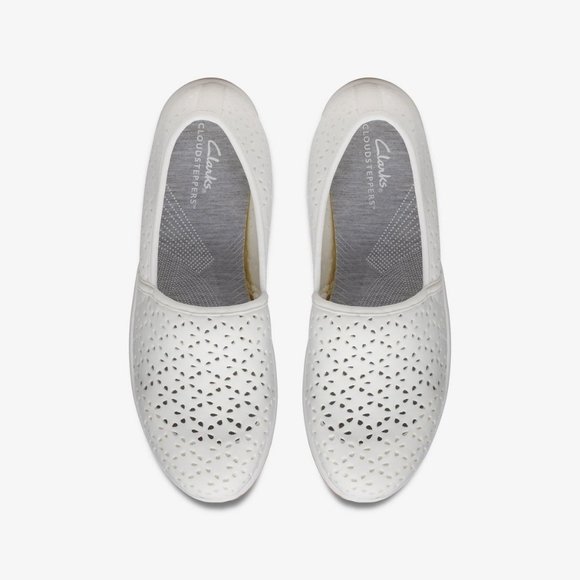 CLARKS Cloudsteppers Breeze Emily in White Size 9 - Picture 1 of 9